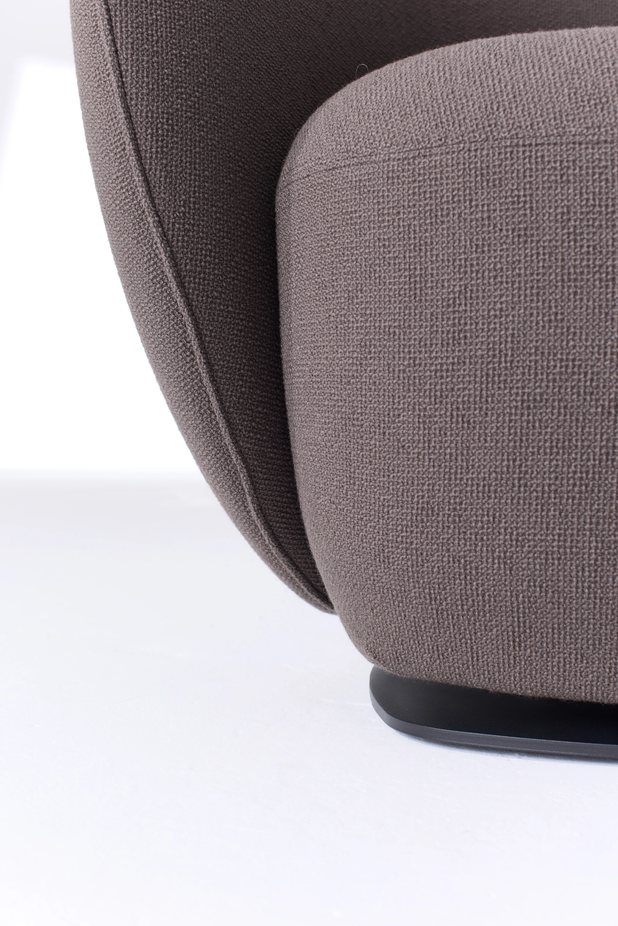 Bastille_Lounge_Club_Chair_Gallery_06